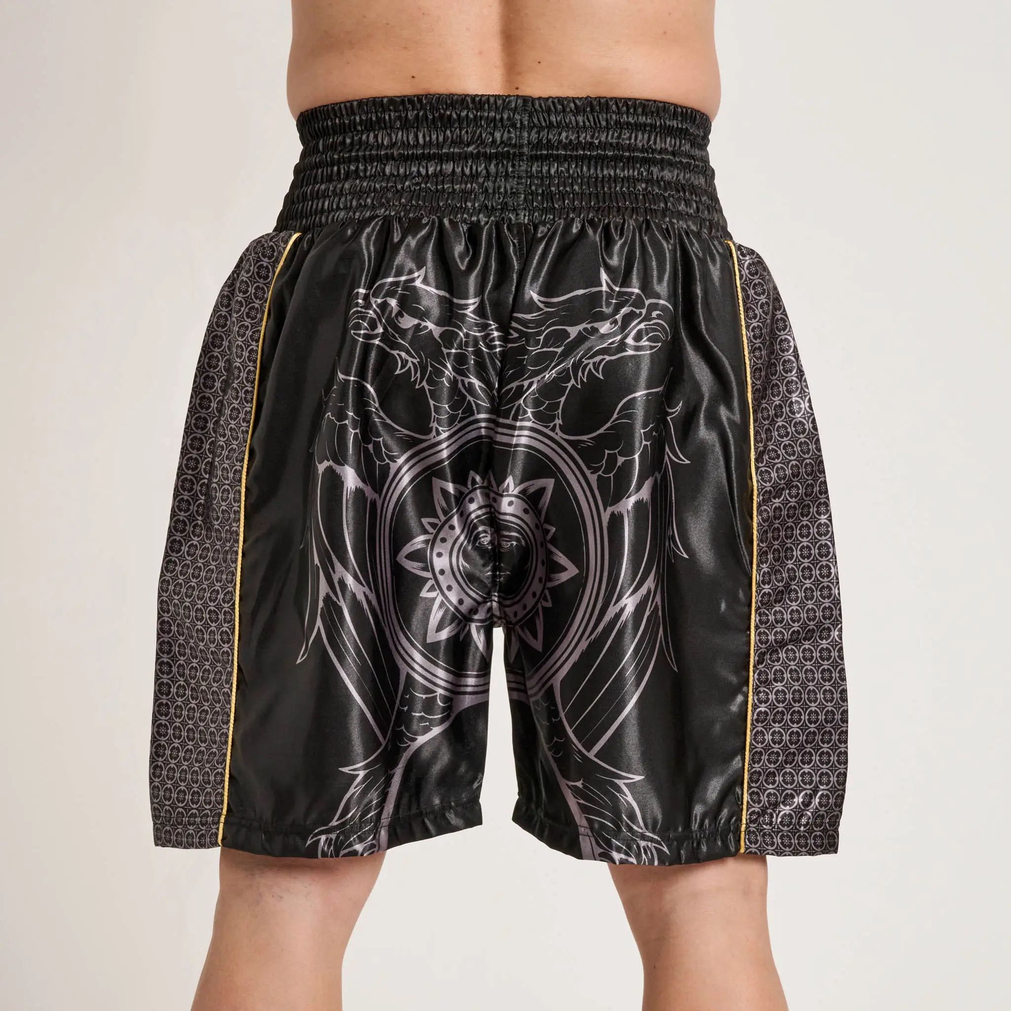 Pantaloncini Boxe Leone X Dolly Noire AB03DN Nero per allenamenti e match di Pugilato. Edizione limitata Leone 1947, nuova collezione 26/27.