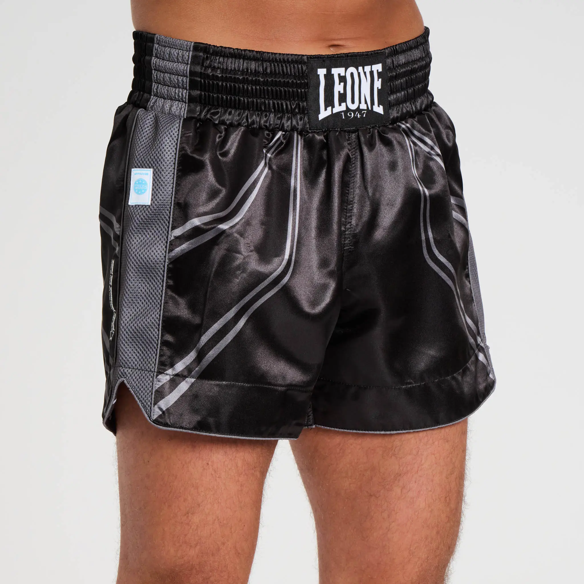 Pantaloncini Kick Leone 1947 WAKO Nero AB996 per allenamenti e Gare di Kickboxing, Kick Light, Low Kick Federkombat.