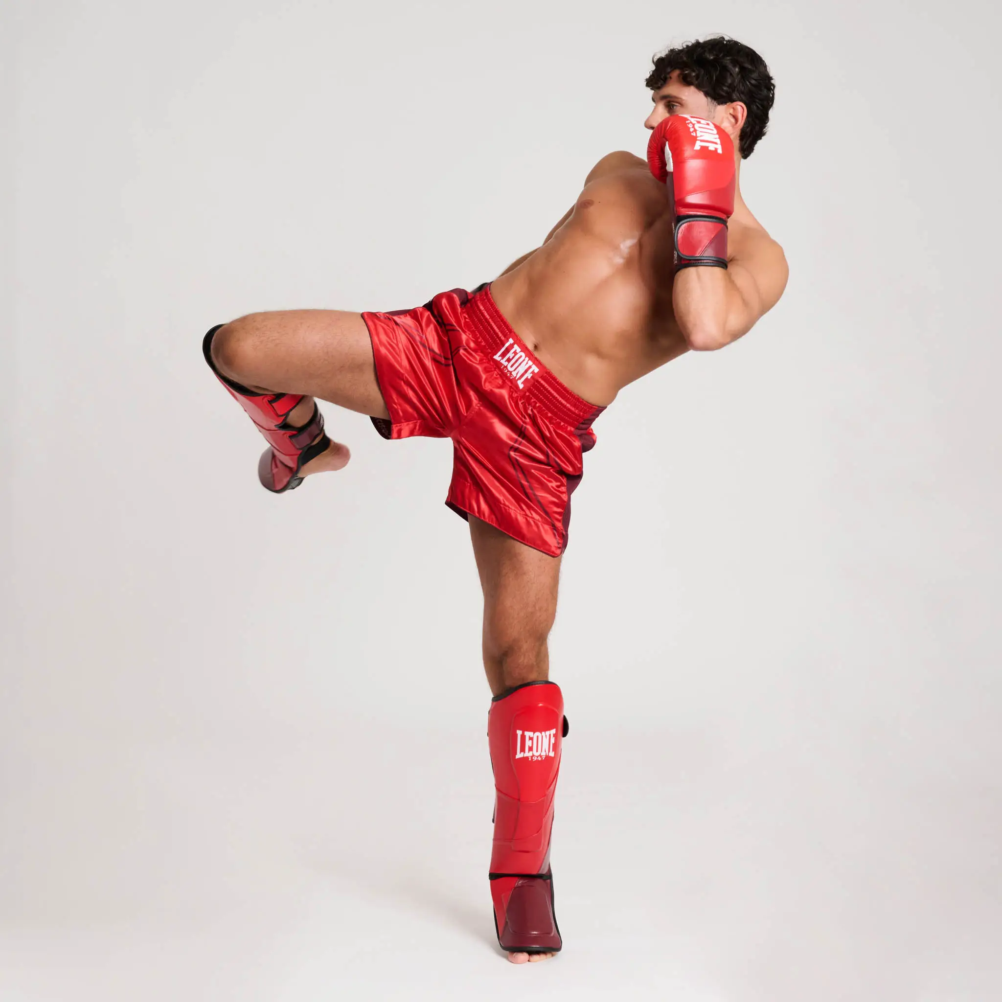 Pantaloncini Kick Leone 1947 WAKO Rosso AB996 per allenamenti e Gare di Kickboxing, Kick Light, Low Kick Federkombat.