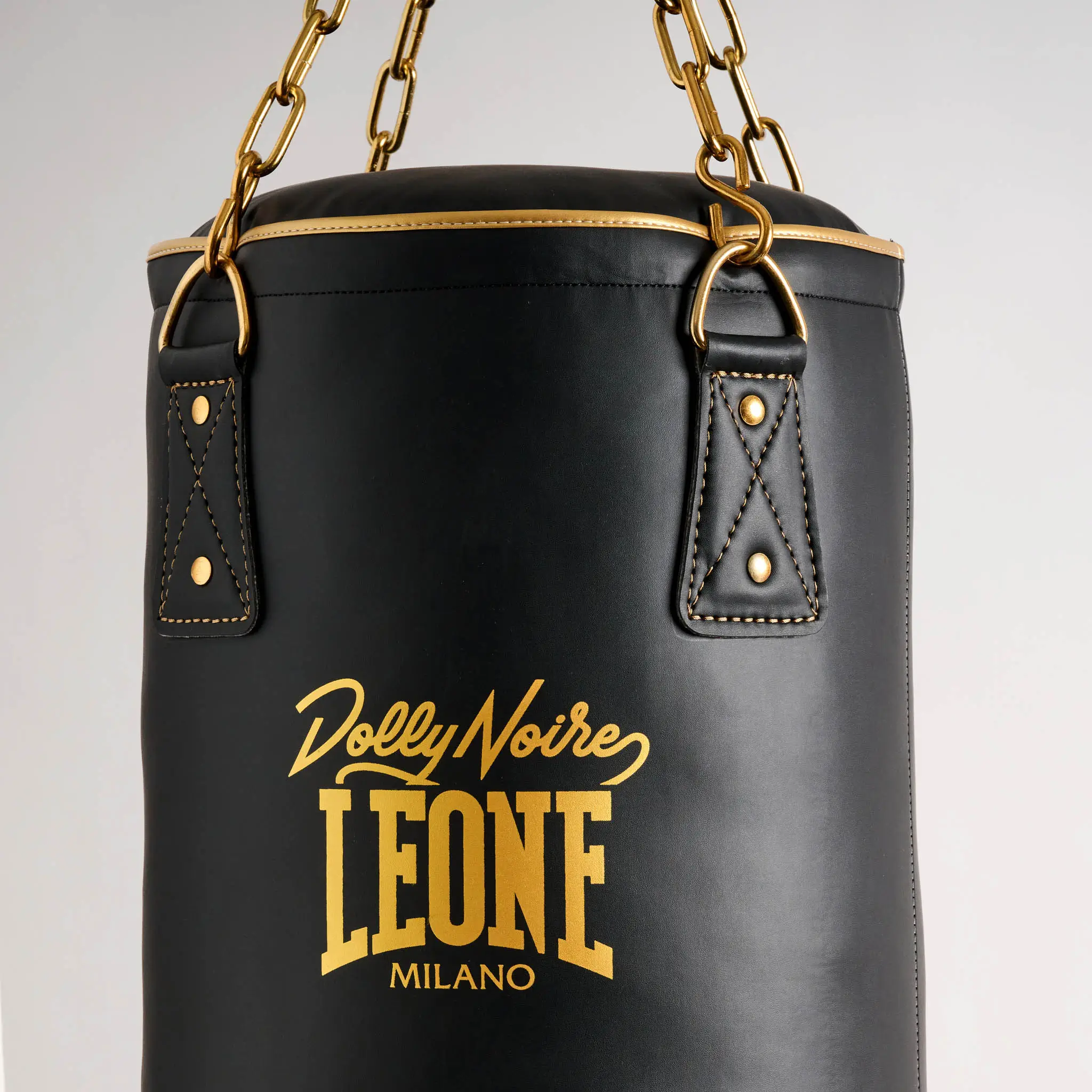Sacco da Boxe Leone X Dolly Noire 30KG AT01DN Per allenamenti di Boxe , Kickboxing e Muay Thai. Sacco Boxe edizione limitata Leone 1947.