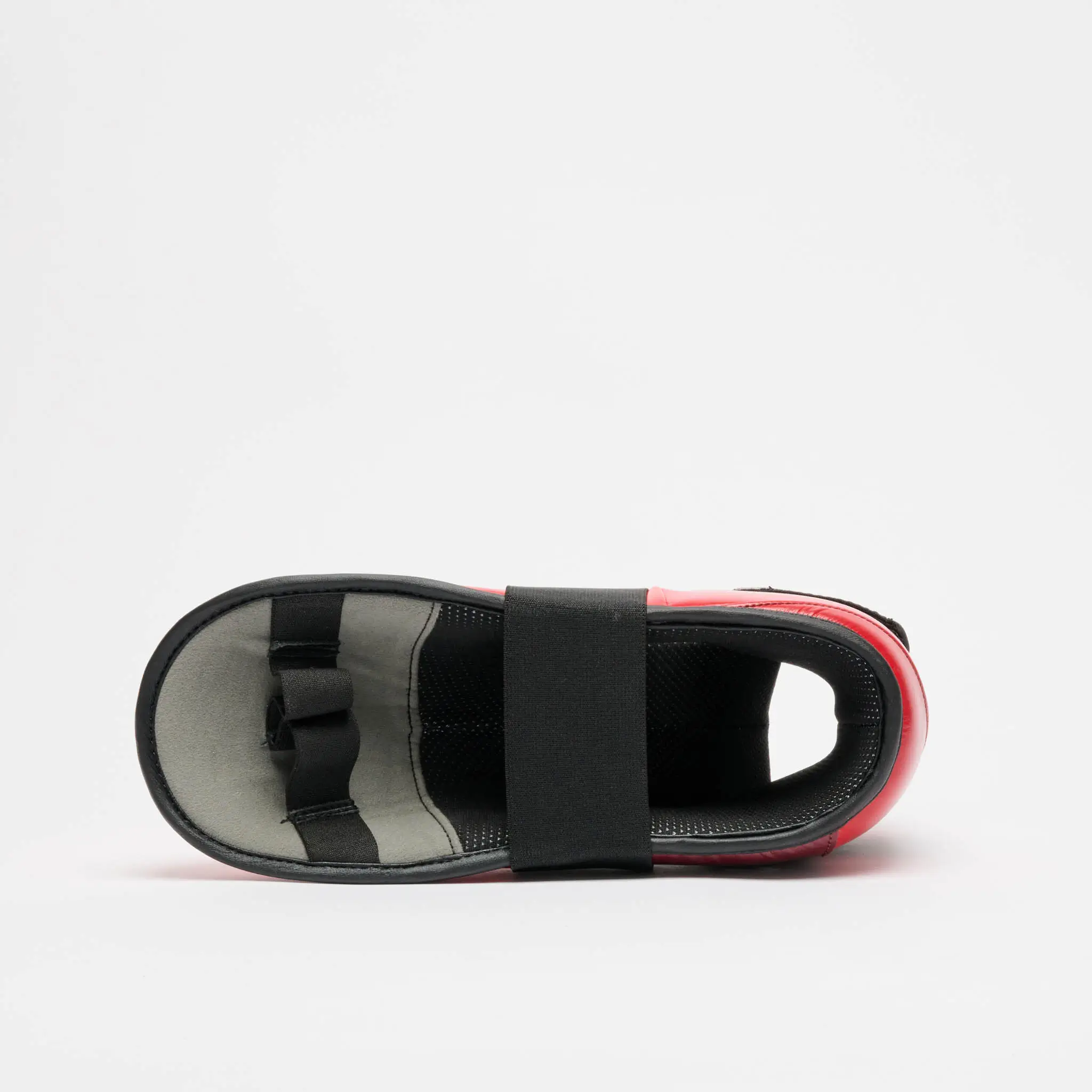 Calzari Kickboxing WAKO Leone 1947 Rosso CL167-03 per gare e competizioni di Kickboxing, Kick Light, Low Kick e Full Contact. Protezioni omologate federkombat e WAKO.