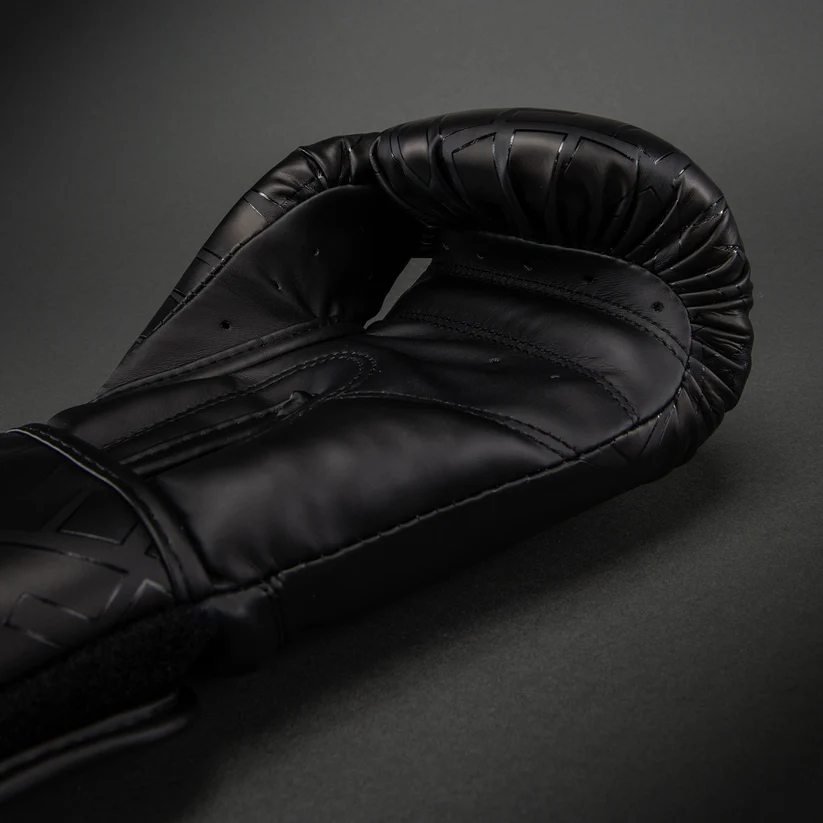 Guantoni Venum Contender 1.5 XT 3D Nero/Oro Venum-06042-126 per allenamenti e match di Boxe, Kickboxing, Muay Thai. Guantoni Venum Basic per principianti.
