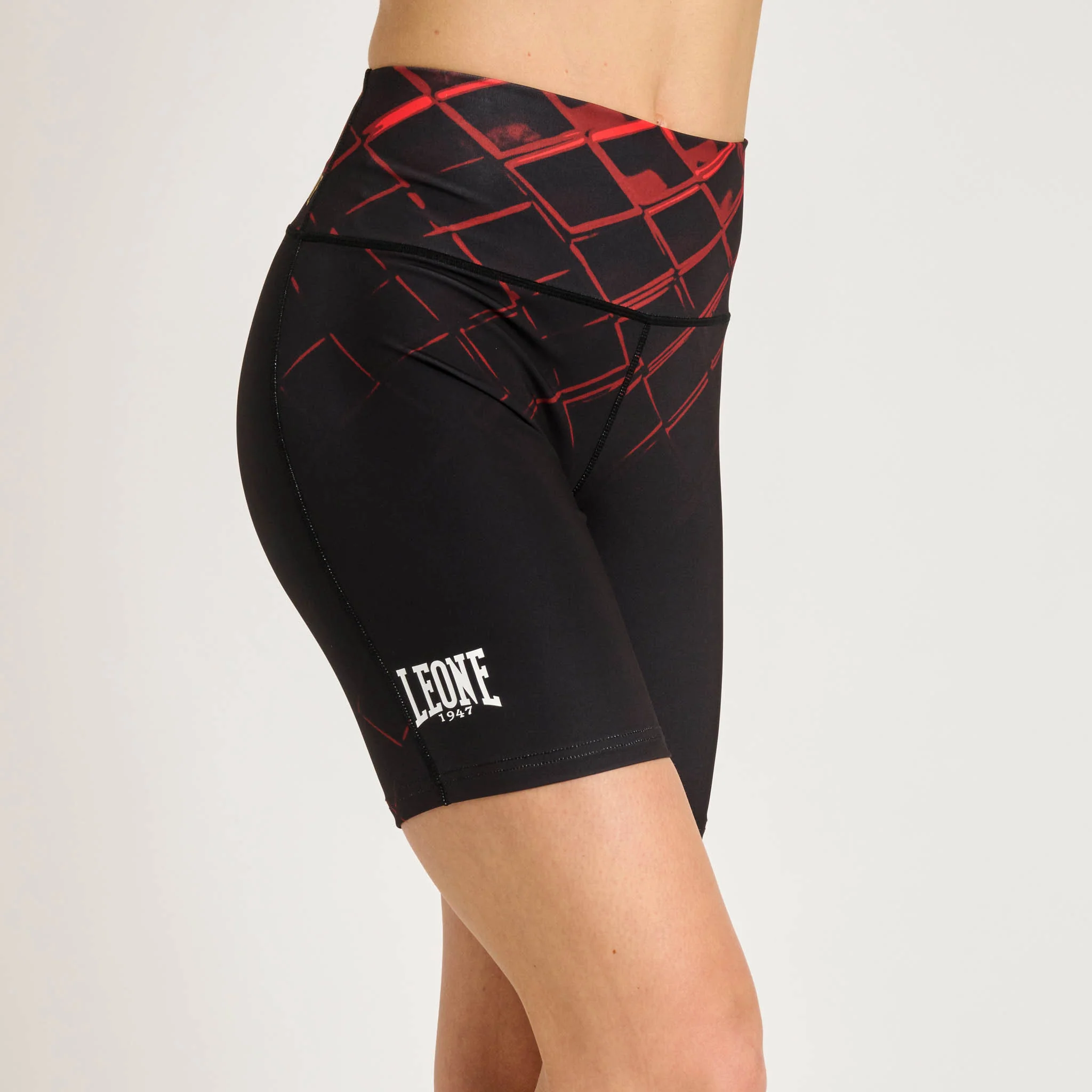 Pantaloncini Compressor Donna Leone 1947 MMA Cage Rosso AB977 per allenamenti di MMA, No Gi, Boxe Kickboxing, Muay Thai, Panta compressor donna.