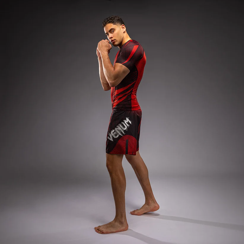 Rashguard manica corta Venum Galactic 3.0 Rosso/Argento/Nero VENUM-06363-701 per MMA, Grappling, No Gi. T-Shirt tecnica aderente per lotta e grappling.