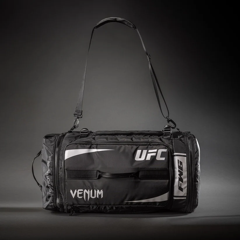 Zaino UFC by Venum Authentic Fight Week Unity VNMUFC-00530 Nero/Bianco per attrezzature da MMA, Muay Thai, Kickboxing, Boxe , Grappling e BJJ: Zaino Venum UFC multiscomparto Bianco/Nero.
